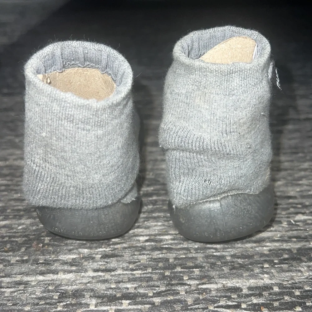 Authentic Nununu happy face sock slippers shoes Sz 10 Euro 28